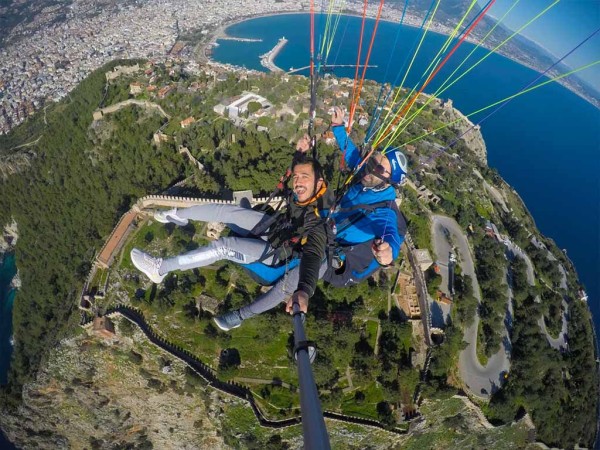 Alanya Yamaç Paraşütü Turu ile Gökyüzünde Unutulmaz Bir Deneyim